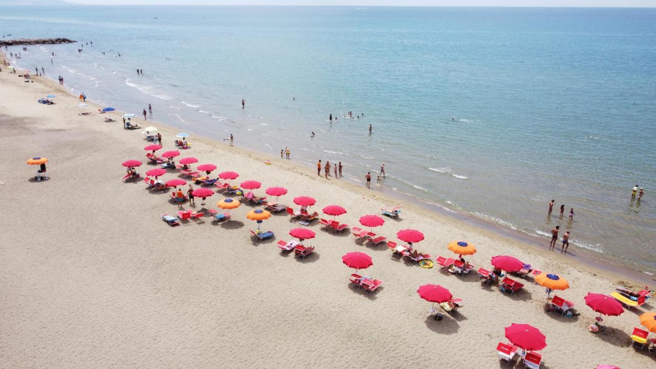 Anxur Village Camping Terracina Buitenkant foto